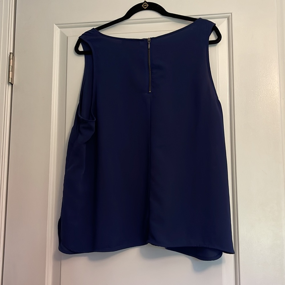 Navy blue sleeveless blouse - Picture 3 of 3